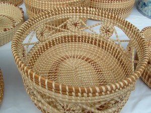 Distinctive colors of pinestraw