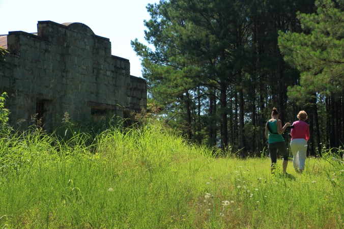 Two Chicks At Chain Gang